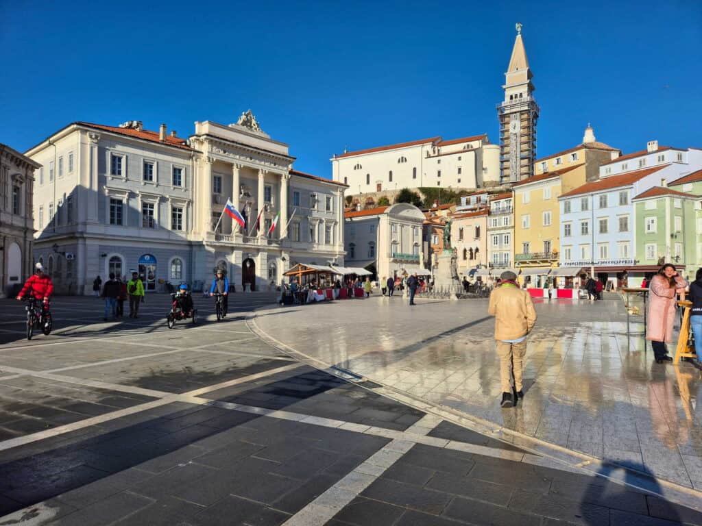 Tartiniplatz mit Venezianerplatz in Piran Slowenien