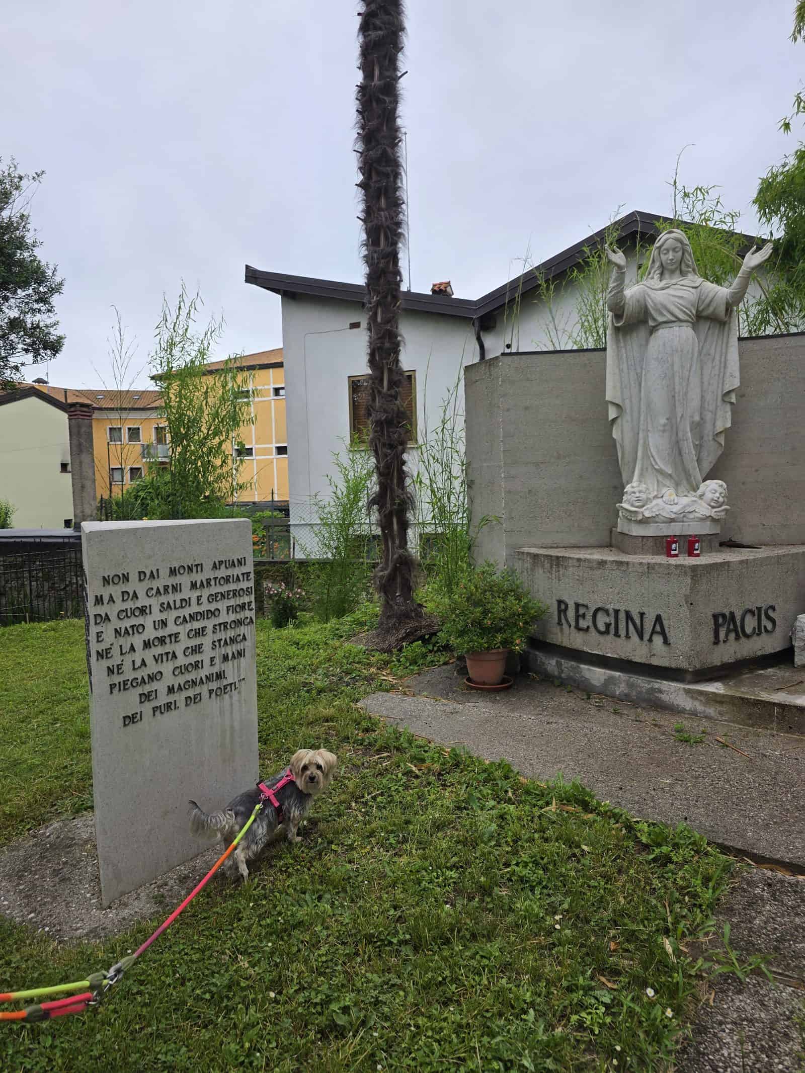 Statue Regina Pacis als Friedensdenkmal in San Michele al Tagliamento